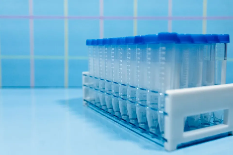 Equipment for testing plastic resin sits on a laboratory bench - Pexels