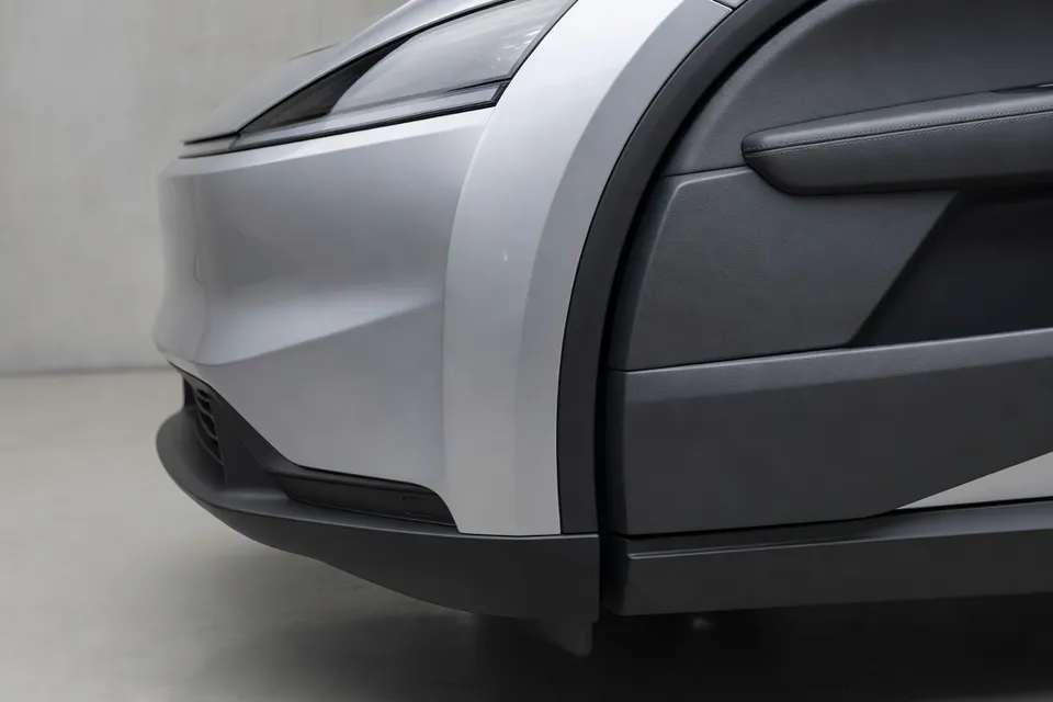 Plastic parts integrated into modern vehicle manufacturing - plascentral.com